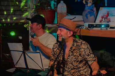 Publiek bij Akustik İşler