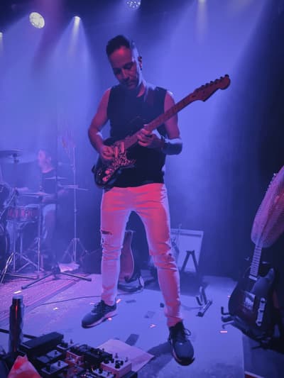 Furya live at Cinetol, Amsterdam: Onur E., guitar (electric/acoustic); Özgür D., drums/percussion